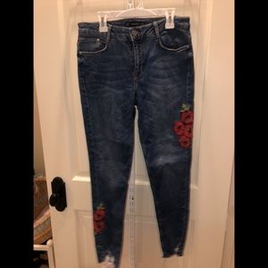 Zara Rose Embroidered Jeans Size 8